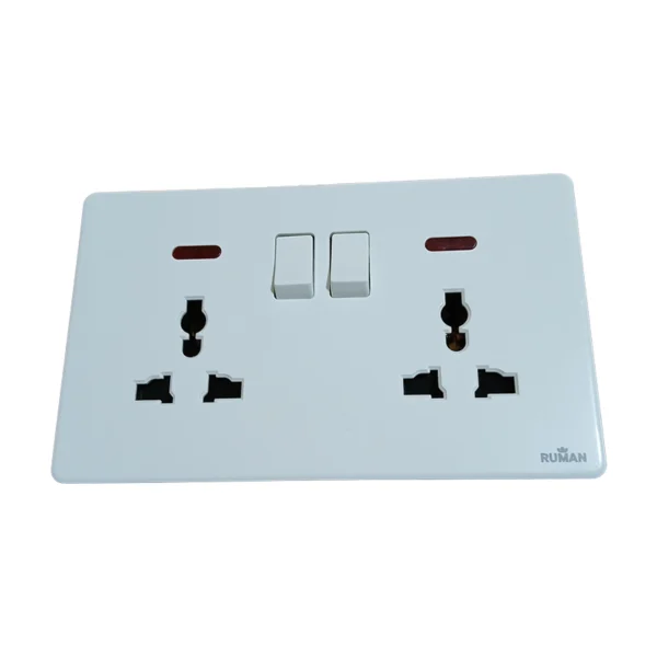 SOCKET DUAL WITH SWITCH.